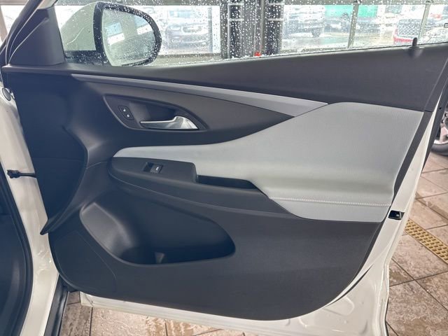 Used 2024 Buick Envista Preferred image 25