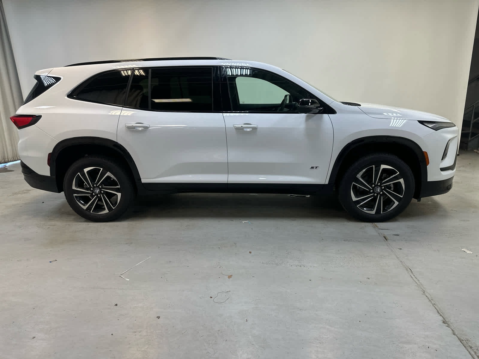 New 2026 Buick Enclave Sport Touring image 9