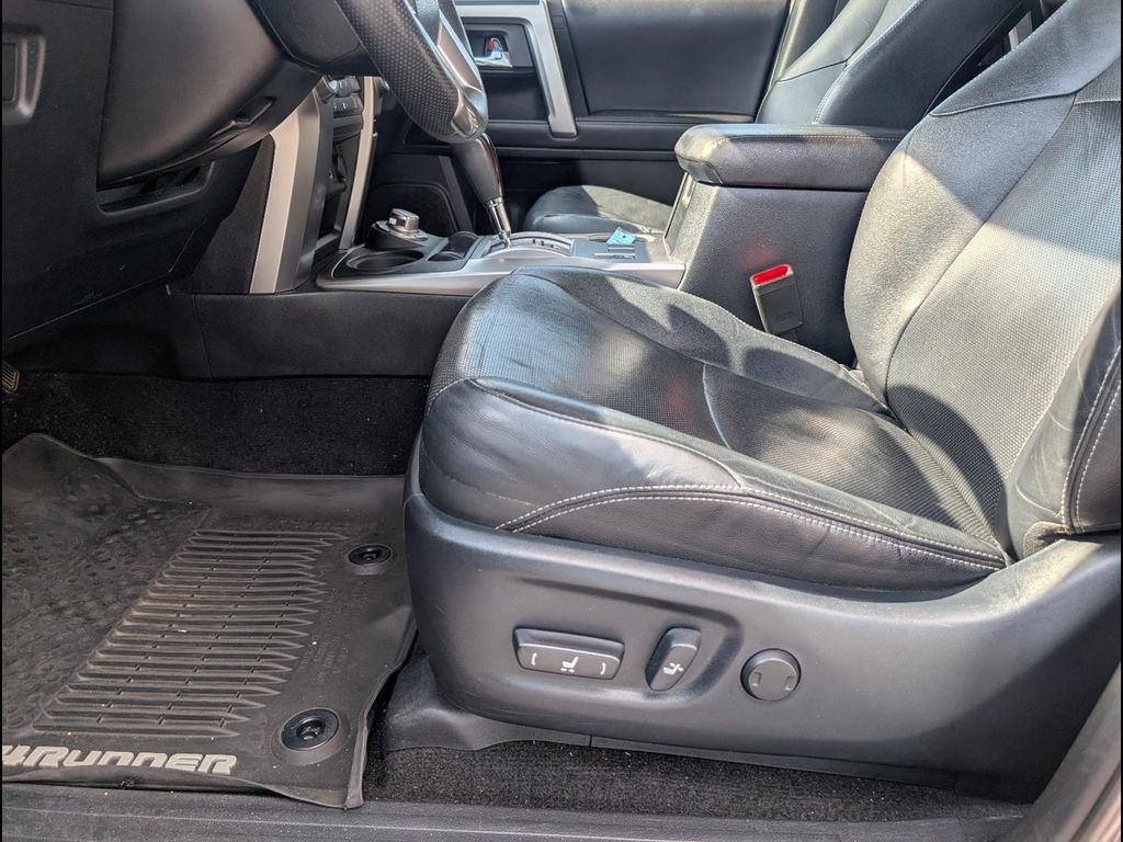 Used 2018 Toyota 4Runner Limited AWD/4WD image 7