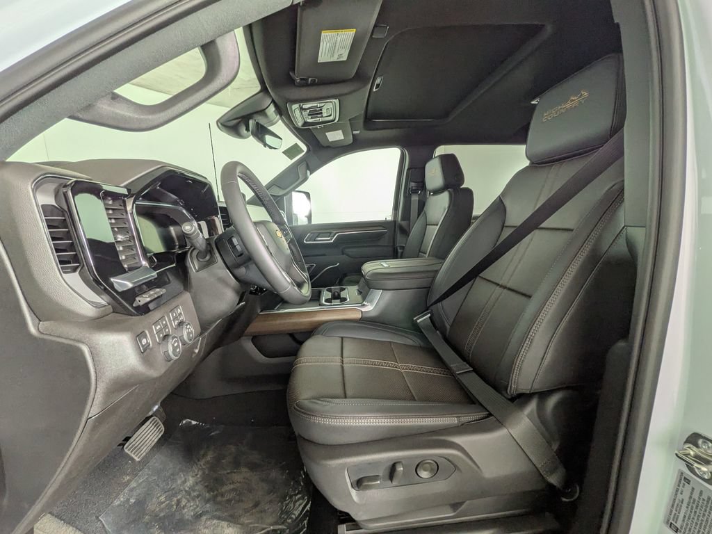 New 2026 Chevrolet Silverado 2500 High Country w/ High Country Premium Package AWD/4WD image 17
