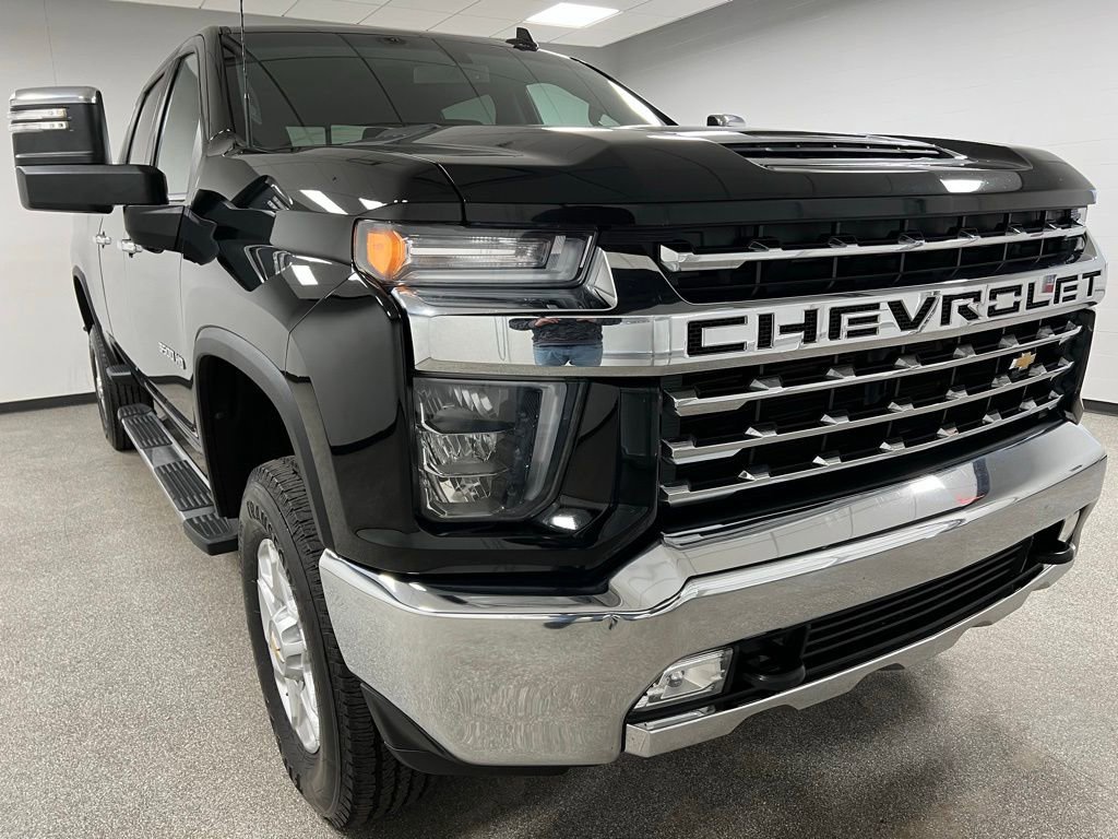Used 2022 Chevrolet Silverado 3500 LTZ w/ LTZ Convenience Package AWD/4WD image 2