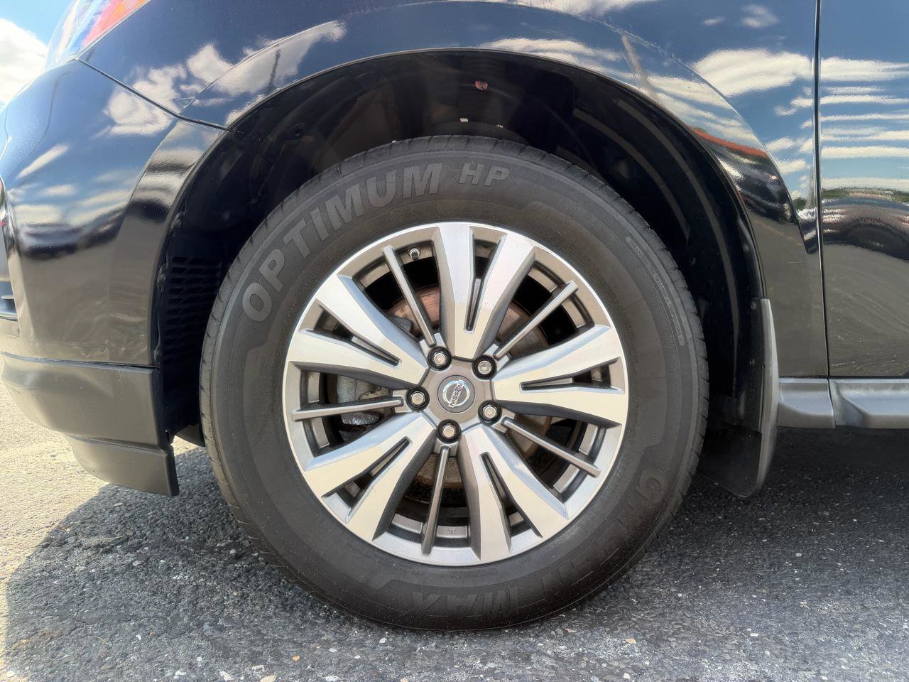 Used 2019 Nissan Pathfinder S AWD/4WD image 27