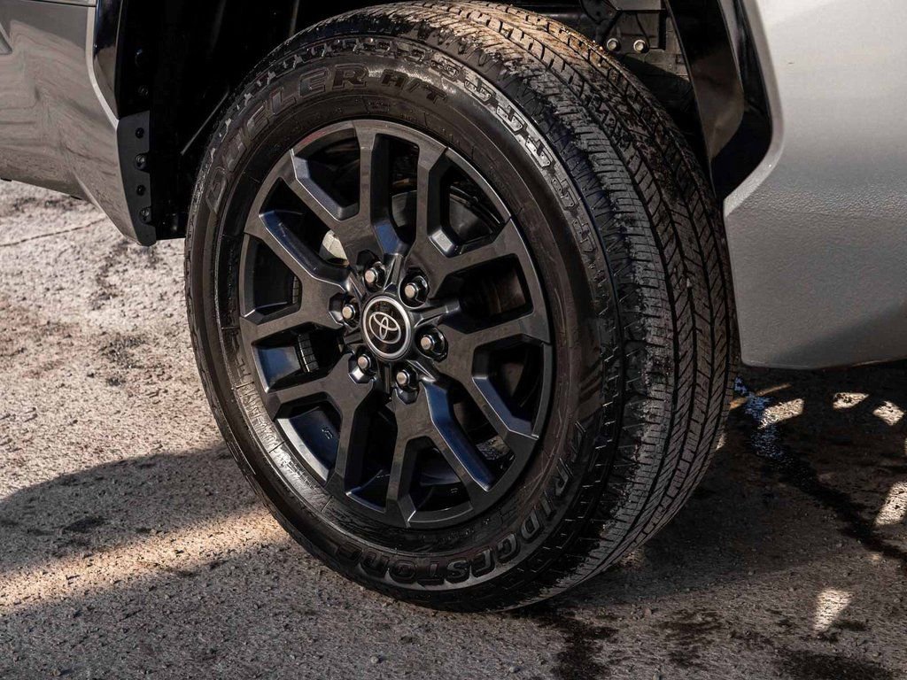 Used 2023 Toyota Tundra Platinum w/ Advanced Package image 10