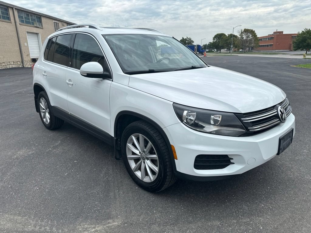 Used 2017 Volkswagen Tiguan Wolfsburg Edition AWD/4WD image 3