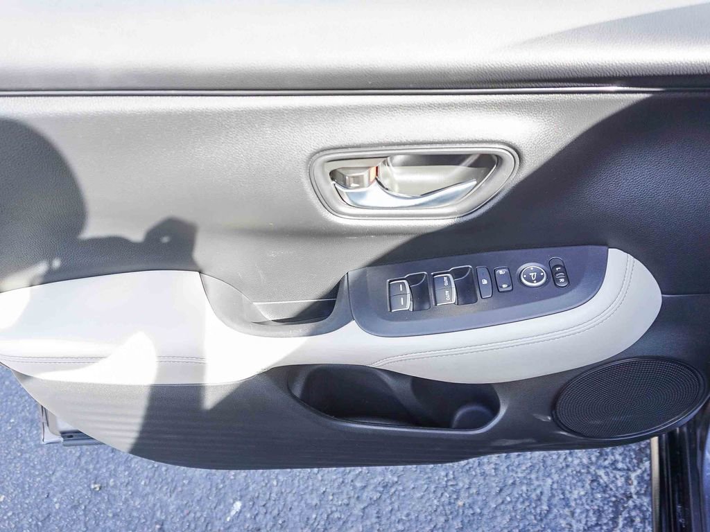 Used 2025 Honda HR-V EX-L image 18