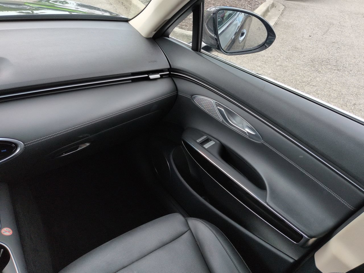 Used 2025 Genesis GV70 2.5T AWD/4WD image 18
