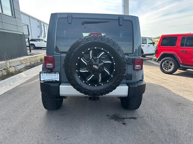 Used 2014 Jeep Wrangler Unlimited Sahara w/ Max Tow Package AWD/4WD image 4