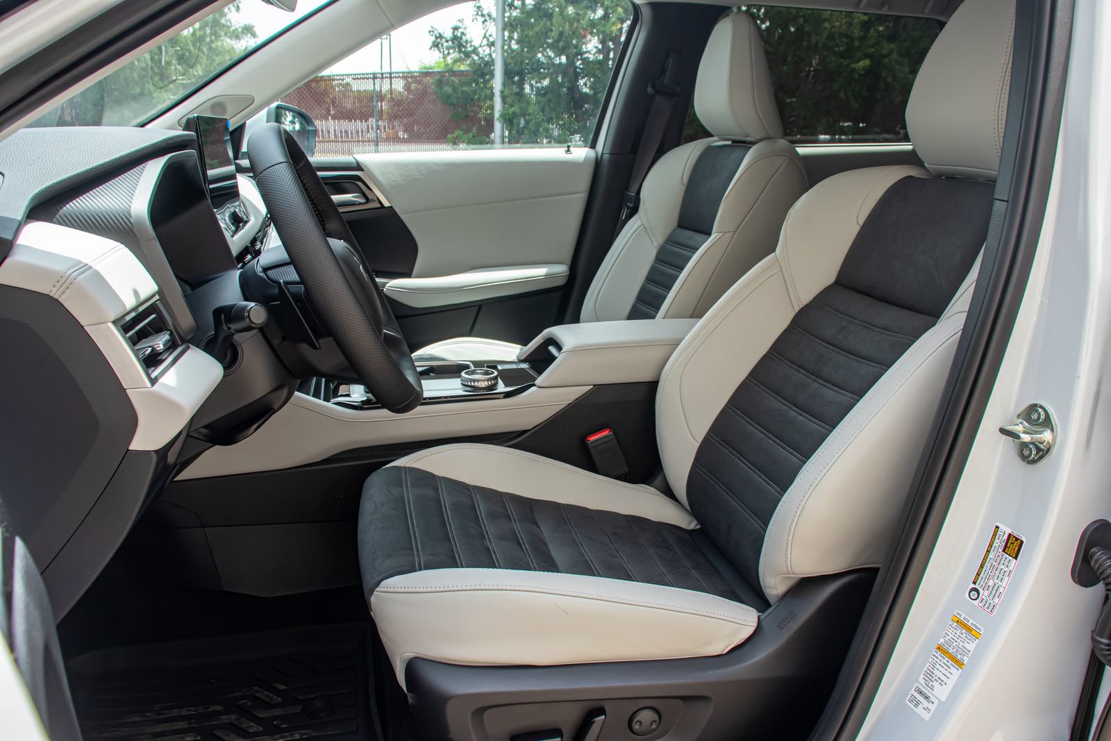 New 2026 Mitsubishi Outlander SE AWD/4WD image 13