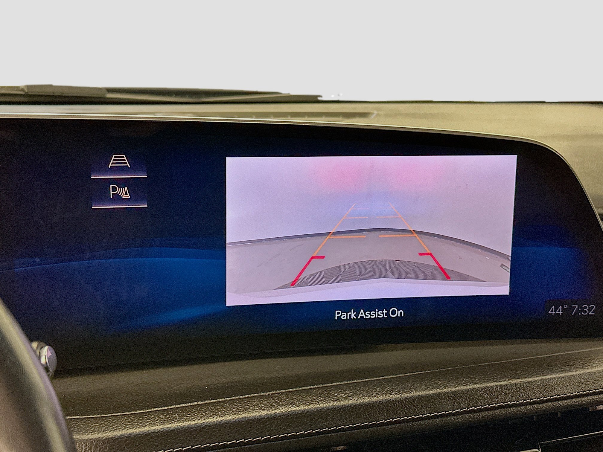 Used 2024 Cadillac XT4 Premium Luxury image 23