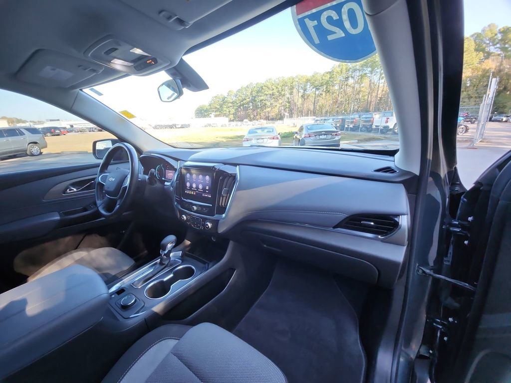 Certified 2021 Chevrolet Traverse LT image 32