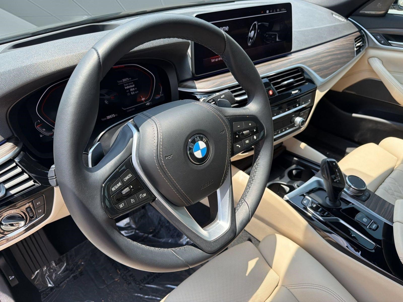 Certified 2023 BMW 530i w/ Premium Package RWD image 4