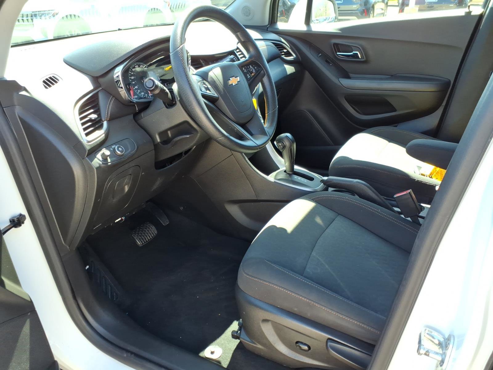 Used 2020 Chevrolet Trax LS w/ Tint and Cruise Package FWD image 11