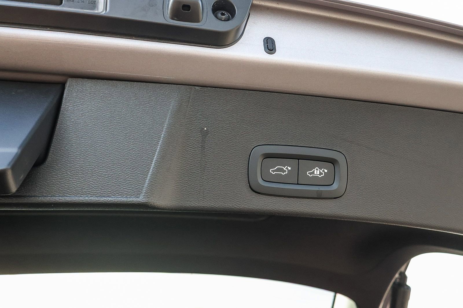 New 2026 Volvo XC40 B5 Plus w/ Climate Package image 27