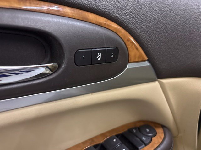 Used 2009 Buick Enclave CXL AWD/4WD image 37