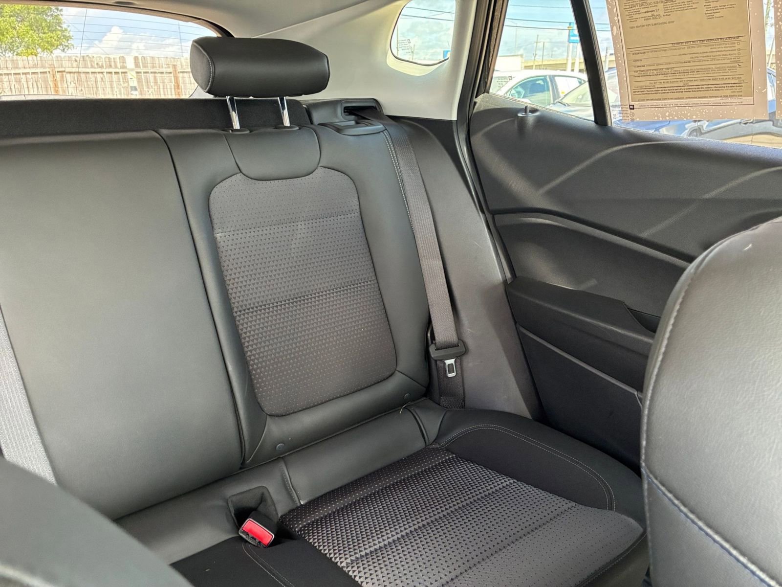 Used 2025 Chevrolet Trax LT FWD image 30