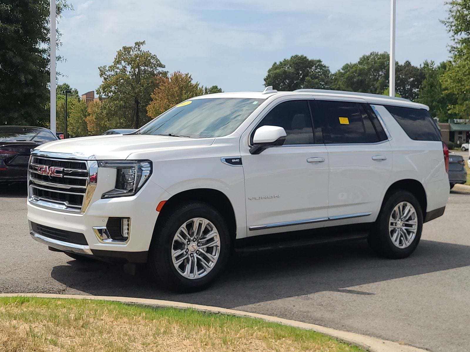 Used 2022 GMC Yukon SLT AWD/4WD image 7