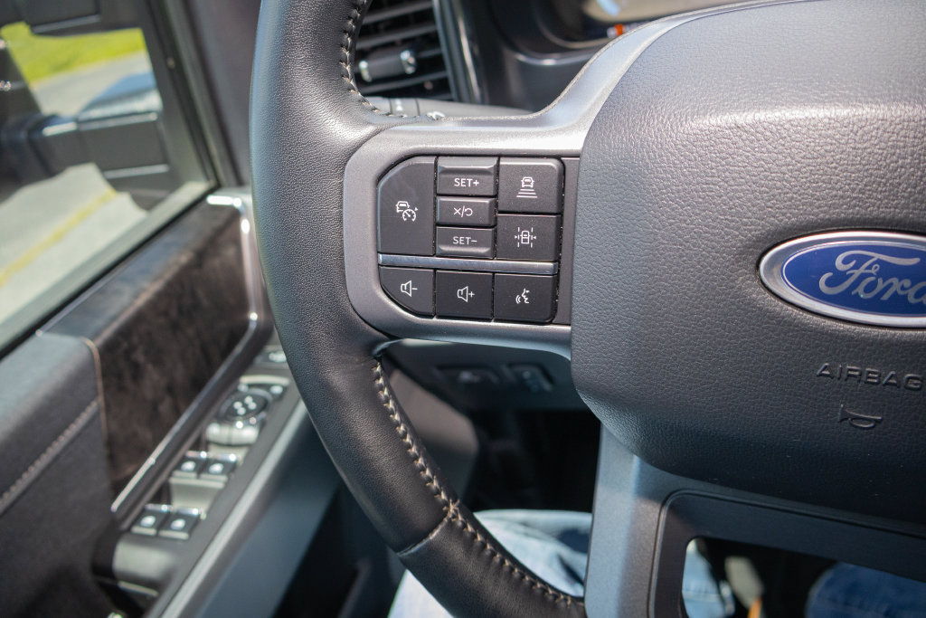 Used 2023 Ford F250 Lariat w/ Lariat Ultimate Package AWD/4WD image 21