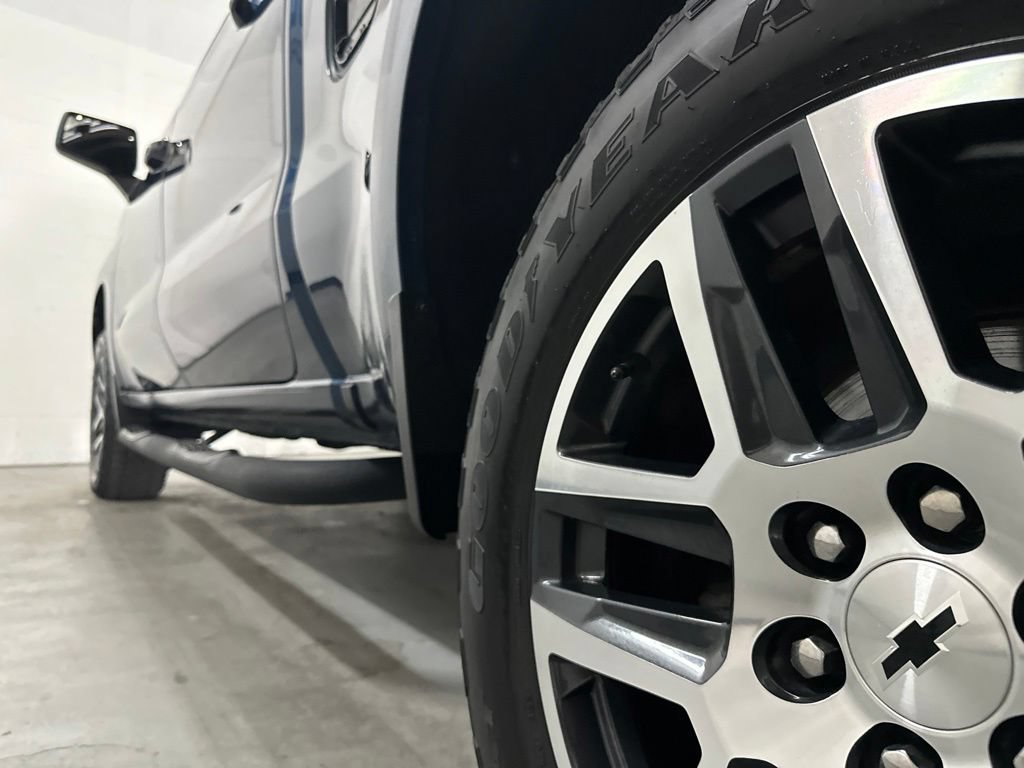 Used 2019 Chevrolet Silverado 1500 LT Trail Boss AWD/4WD image 18