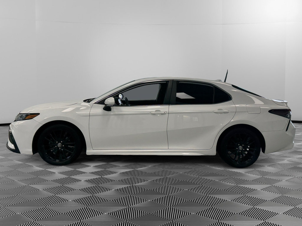 Used 2023 Toyota Camry SE FWD image 5