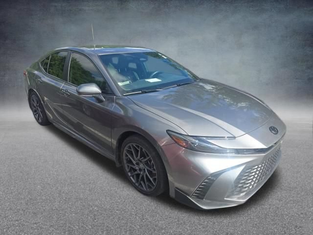 Used 2025 Toyota Camry SE FWD image 2