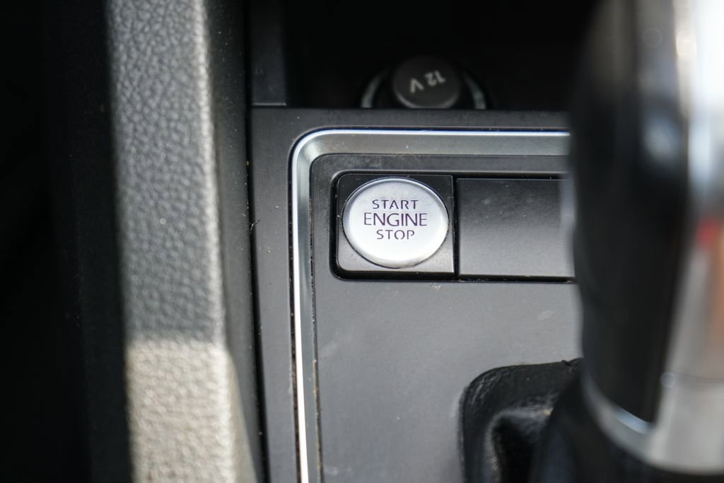 Used 2017 Volkswagen Jetta SE FWD image 22