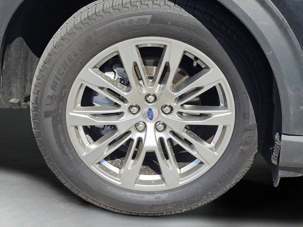Used 2025 Ford Explorer Platinum AWD/4WD image 19