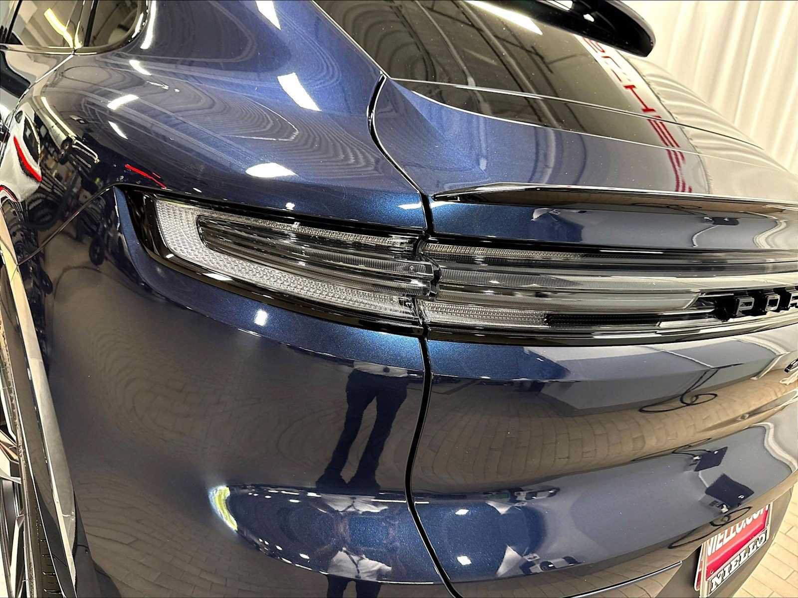 New 2026 Porsche Cayenne Coupe AWD/4WD image 34