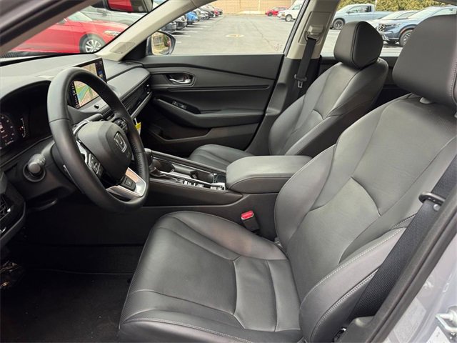 Used 2025 Honda Accord Touring image 6