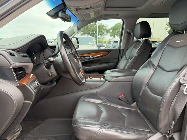 Used 2019 Cadillac Escalade Luxury RWD image 11