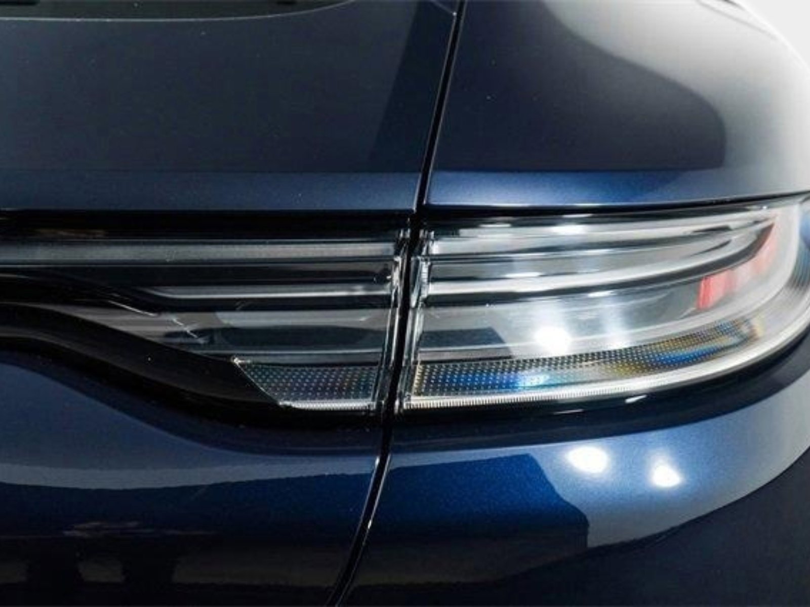 Used 2023 Porsche Panamera 4 Platinum Edition w/ Assistance Package image 13