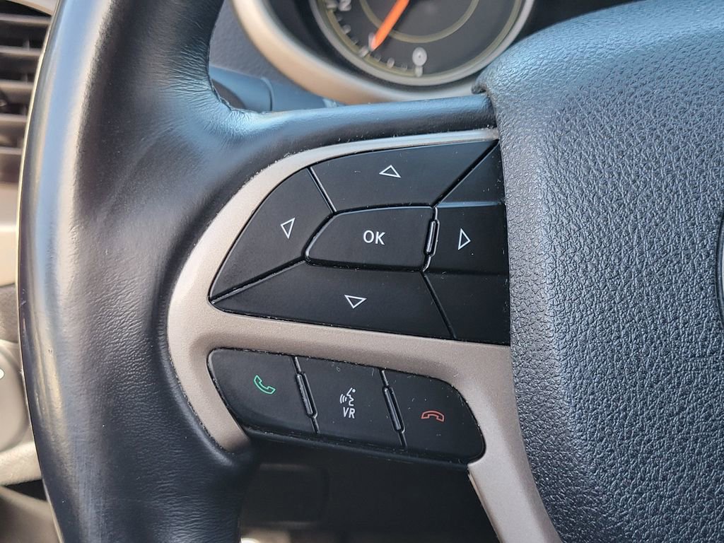 Used 2018 Jeep Cherokee Limited image 36