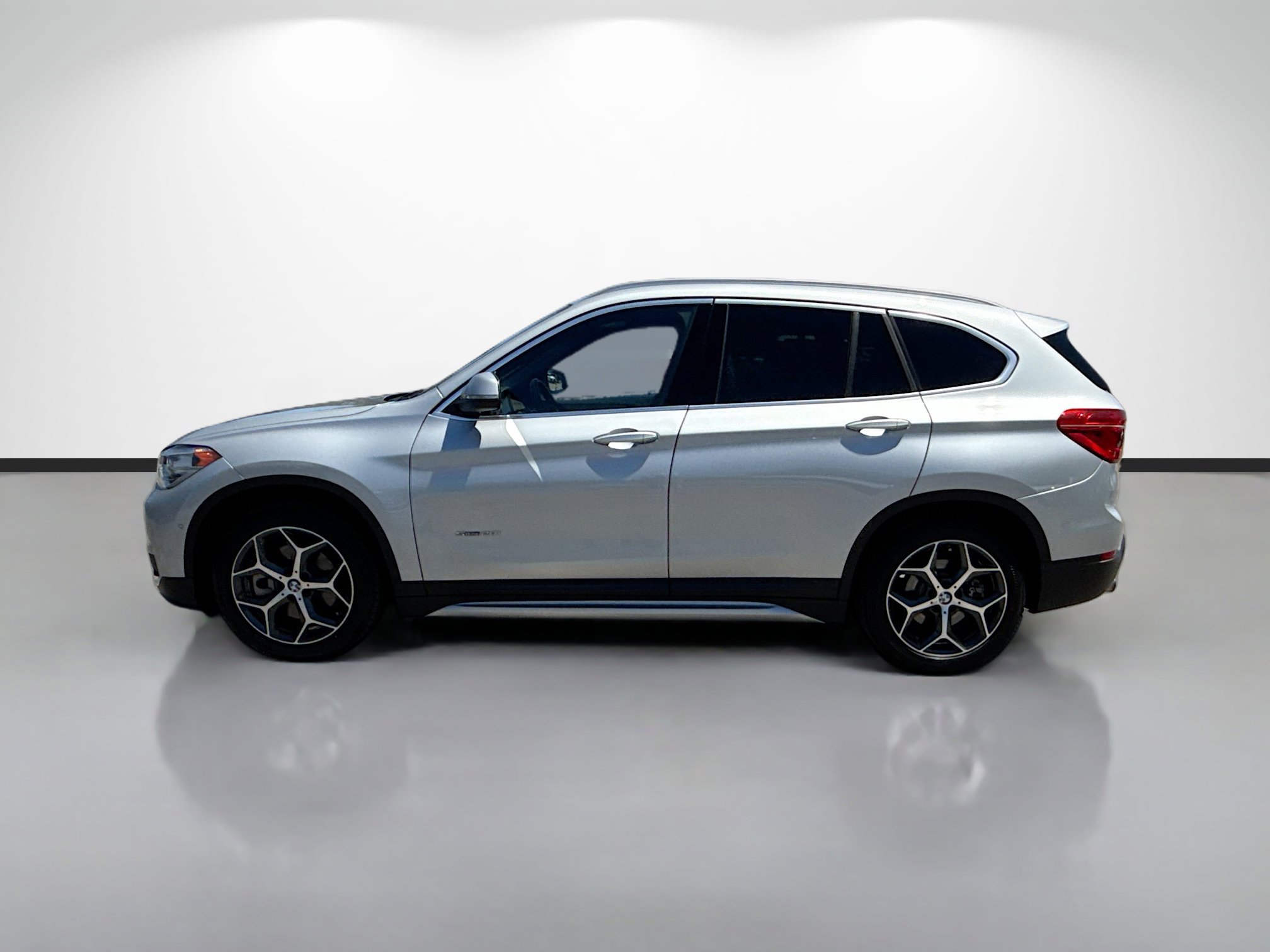 Used 2017 BMW X1 sDrive28i FWD image 6