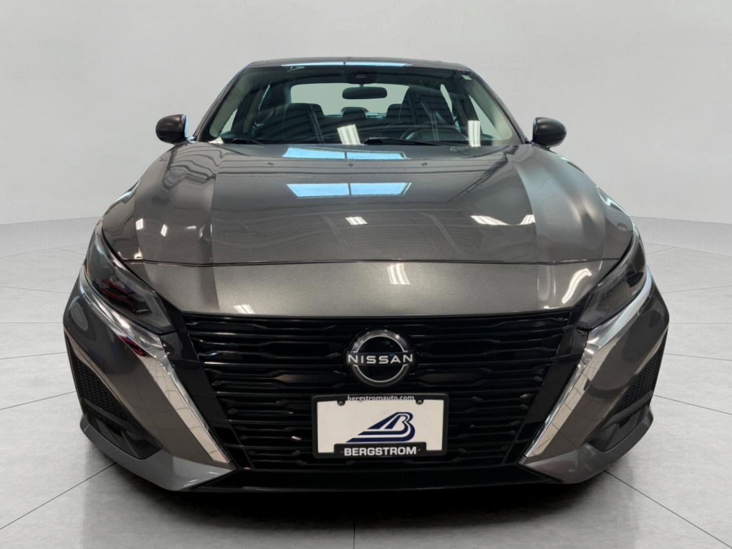 Used 2025 Nissan Altima 2.5 SV FWD image 24