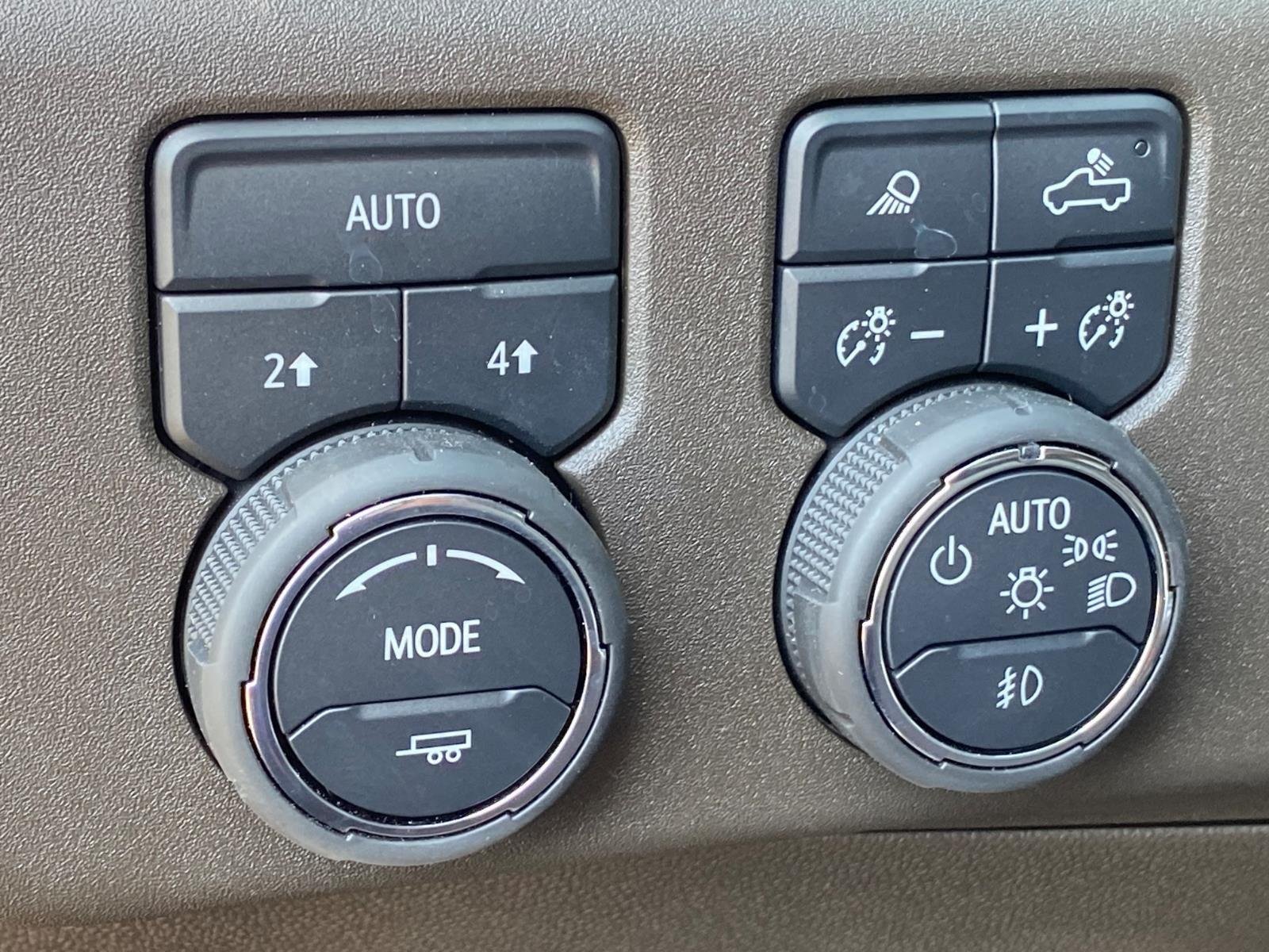 New 2025 Chevrolet Silverado 1500 LTZ w/ Technology Package AWD/4WD image 17
