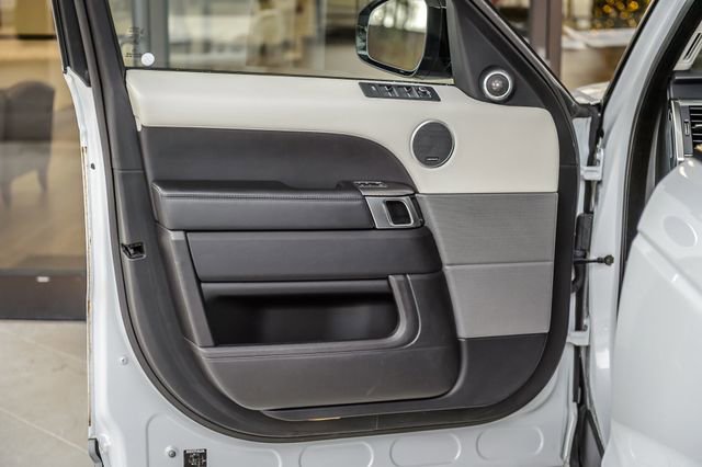 Used 2016 Land Rover Range Rover Sport SVR image 54