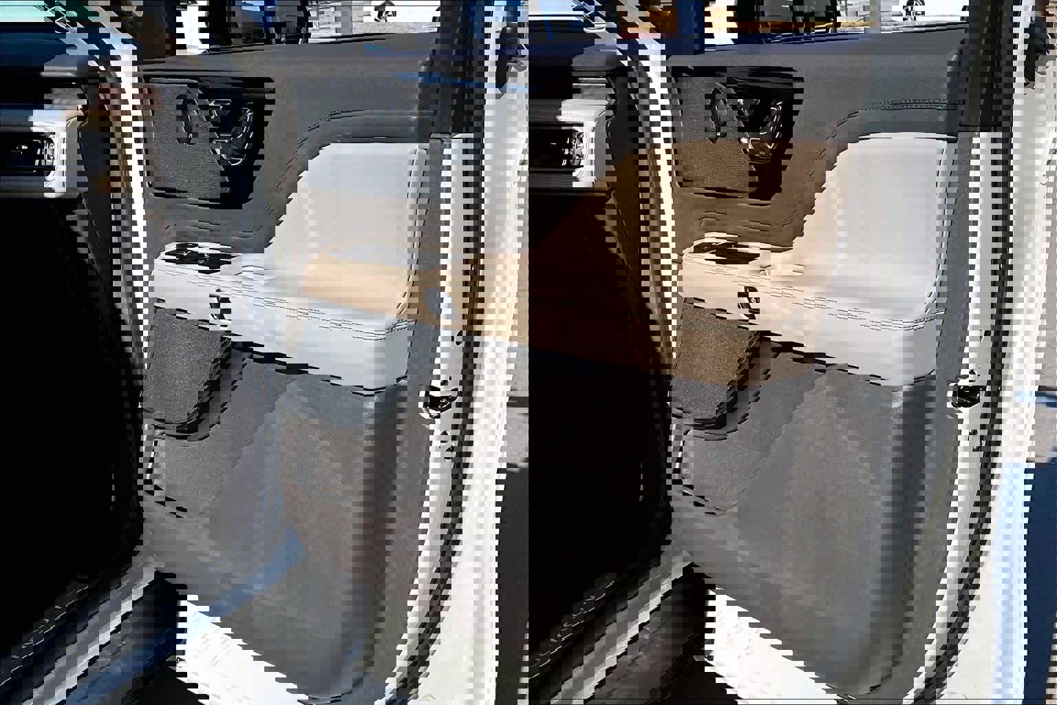 Used 2022 Lincoln Aviator Reserve w/ Elements Package Plus image 21