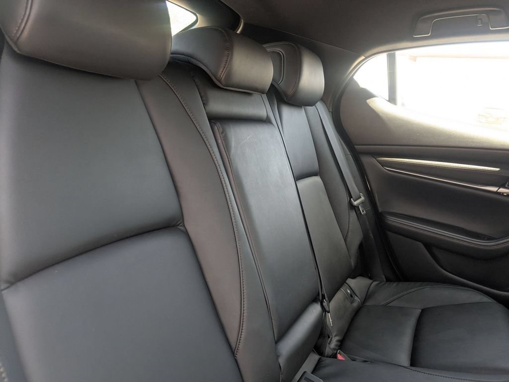 Used 2025 MAZDA MAZDA3 Hatchback w/ Select Sport Pkg FWD image 31