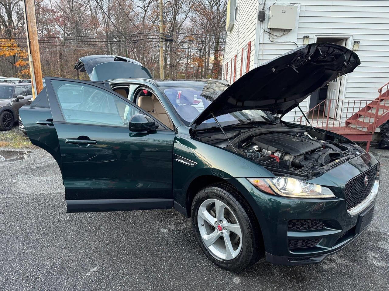 Used 2017 Jaguar F-PACE Premium image 7