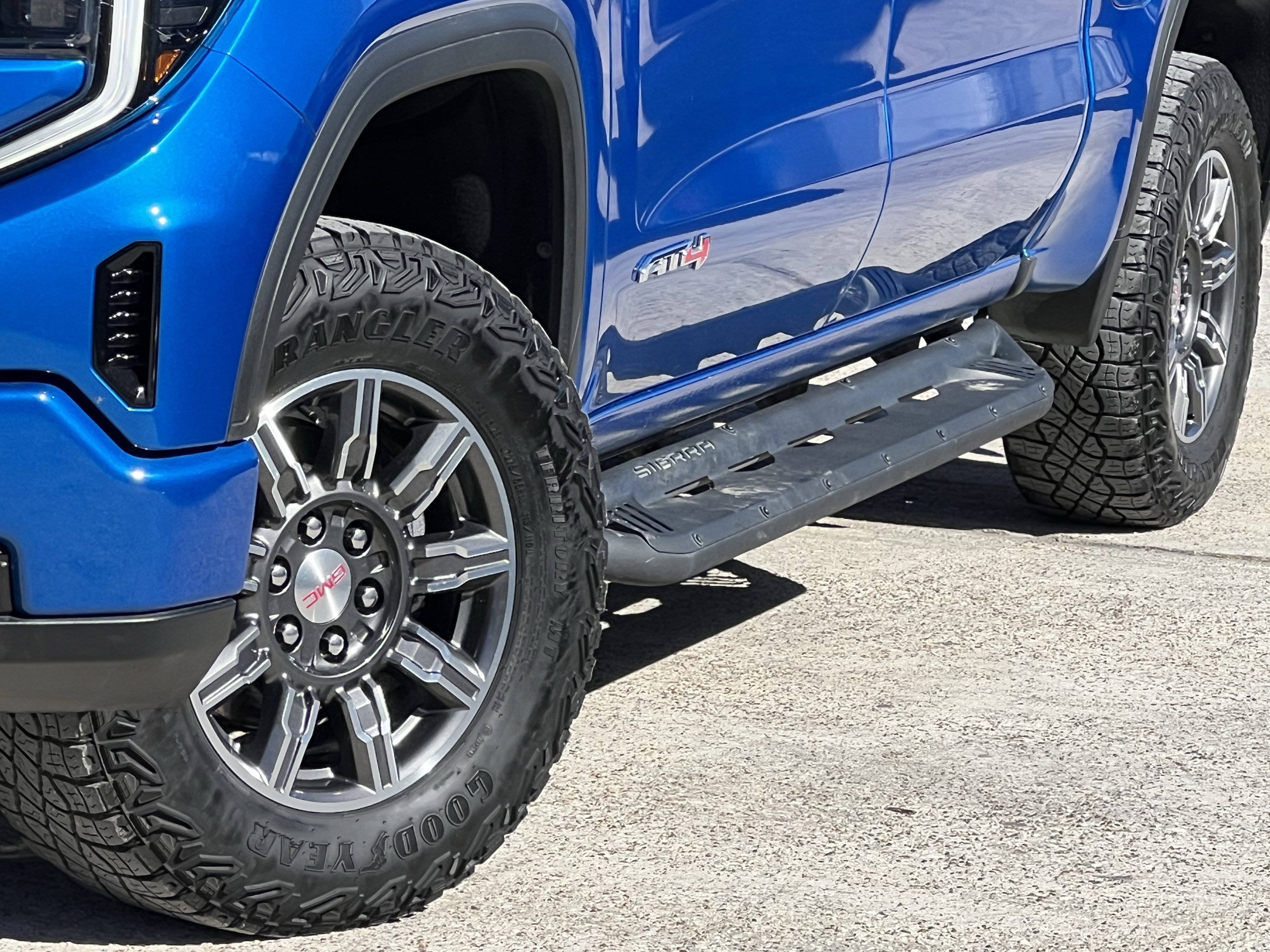 Used 2024 GMC Sierra 1500 AT4 w/ Technology Package image 8