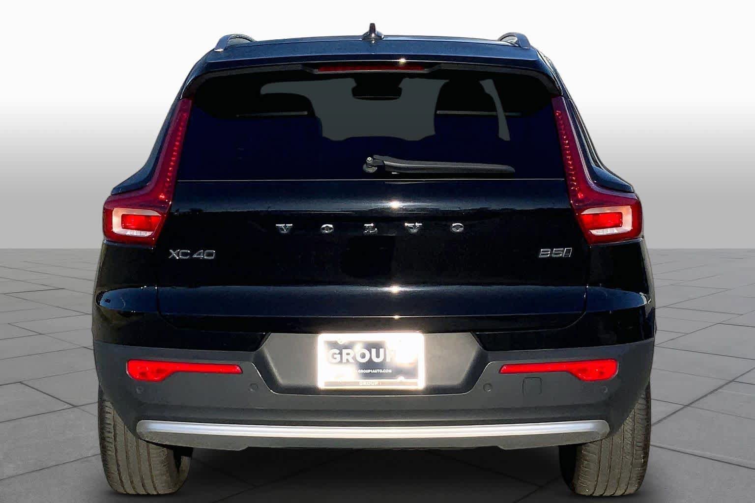 Used 2024 Volvo XC40 B5 Core AWD/4WD image 5