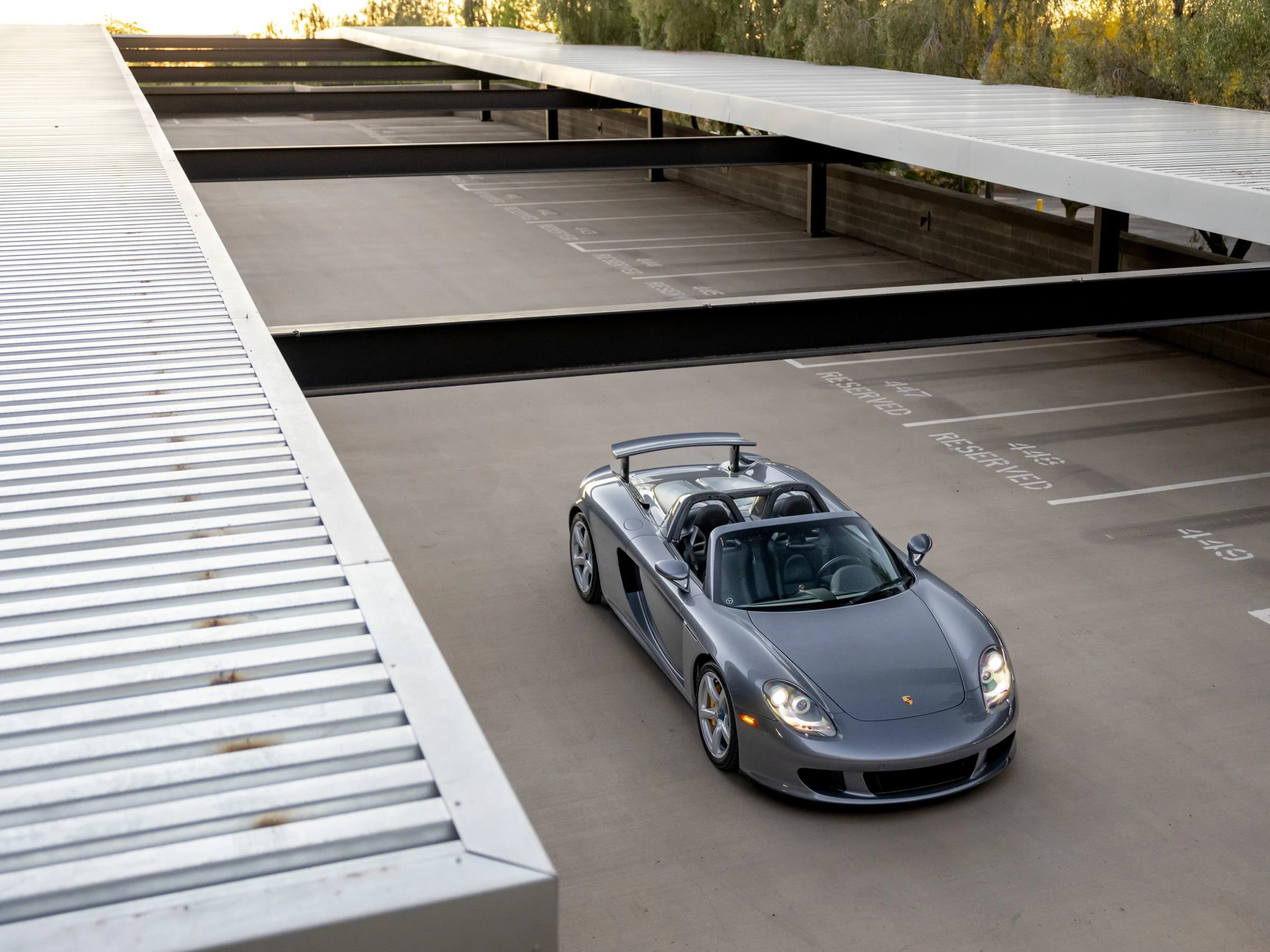 Used 2004 Porsche Carrera GT RWD image 10