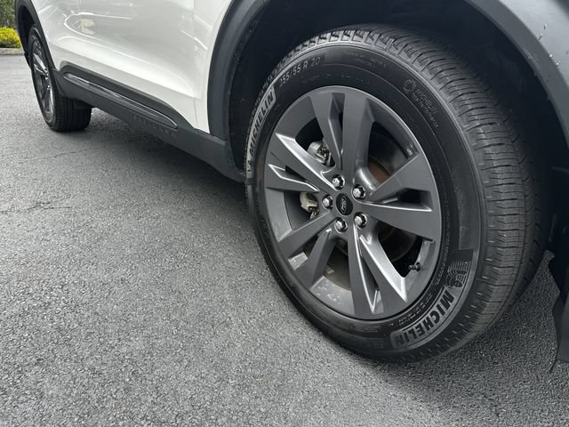 Certified 2023 Ford Explorer XLT w/ Equipment Group 202A AWD/4WD image 11