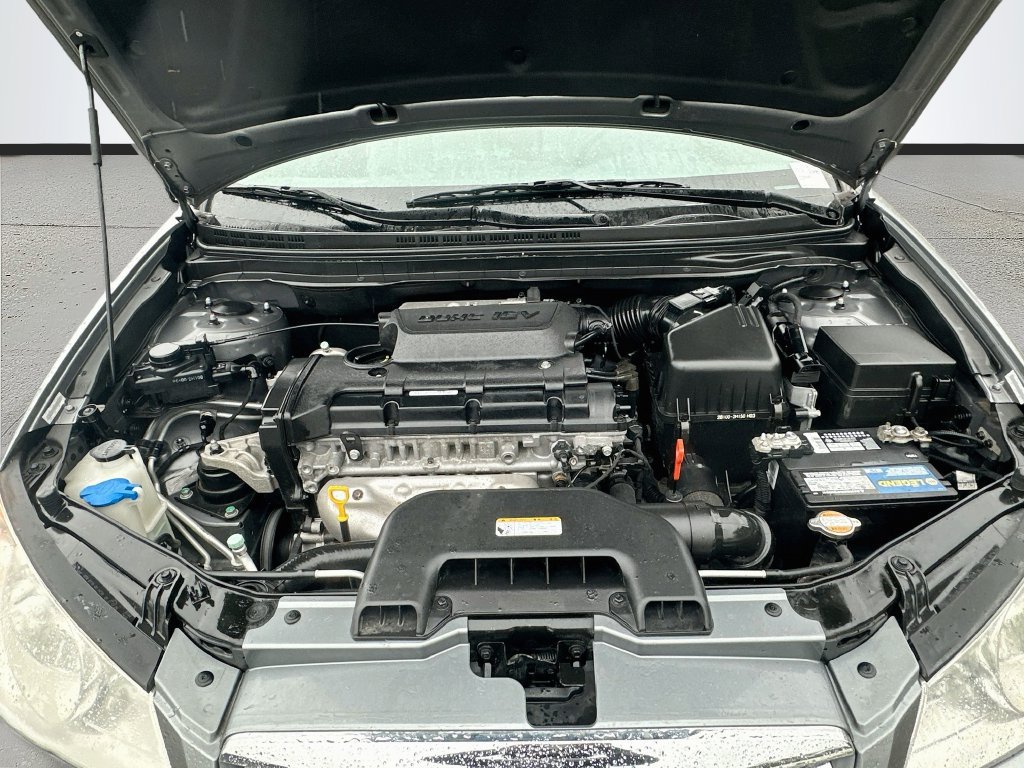 Used 2010 Hyundai Elantra SE FWD image 26
