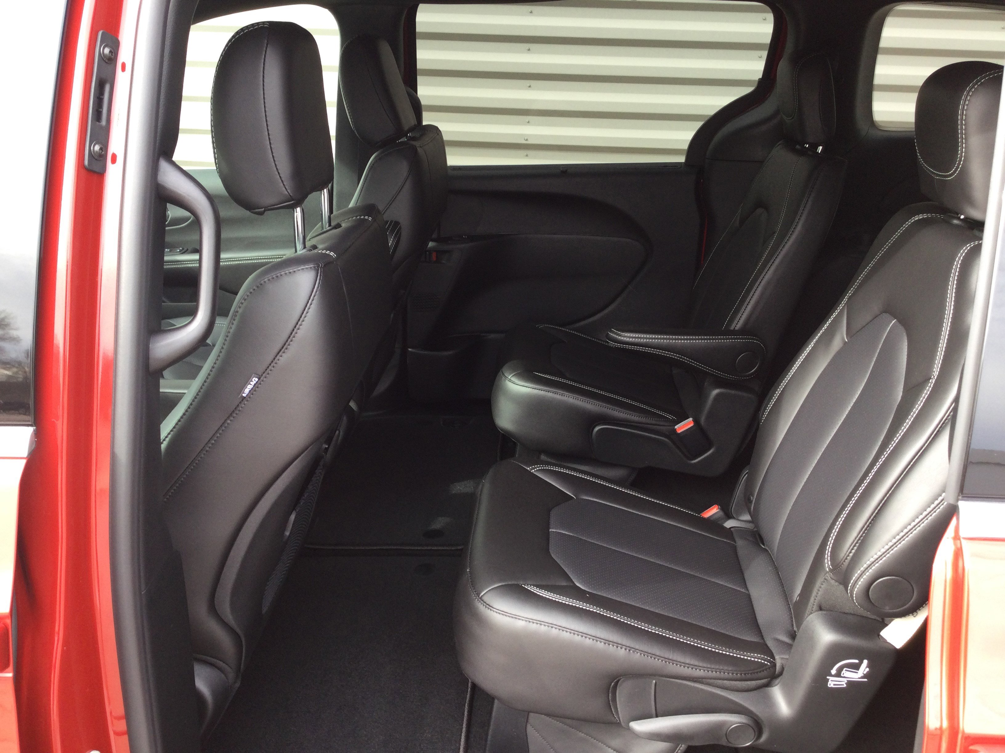 New 2026 Chrysler Pacifica Select image 6