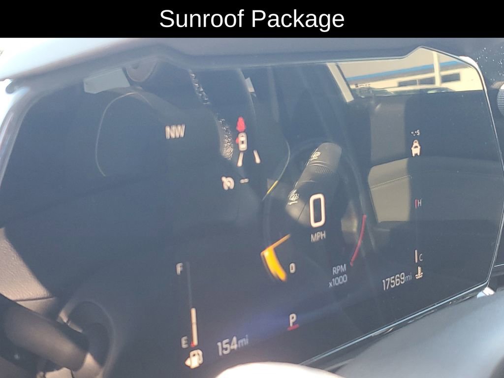 Used 2025 Chevrolet Trax ACTIV w/ Sunroof Package image 13