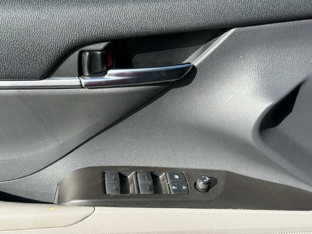 Used 2022 Toyota Camry LE FWD image 22