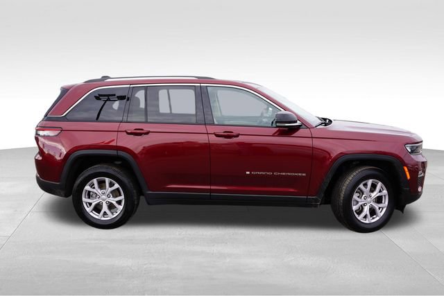Certified 2022 Jeep Grand Cherokee Limited w/ Luxury Tech Group II image 3