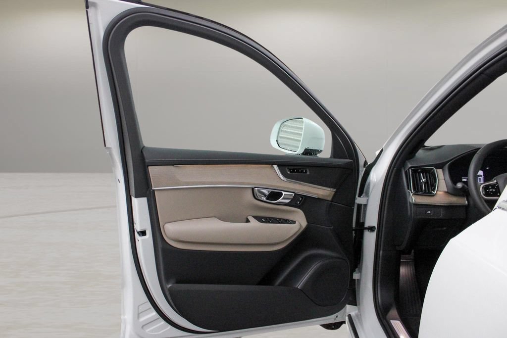 New 2026 Volvo XC90 B5 Core w/ Protection Package Premier AWD/4WD image 20