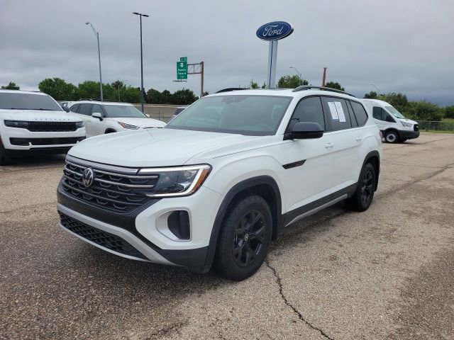 Used 2024 Volkswagen Atlas Peak Edition SE image 19