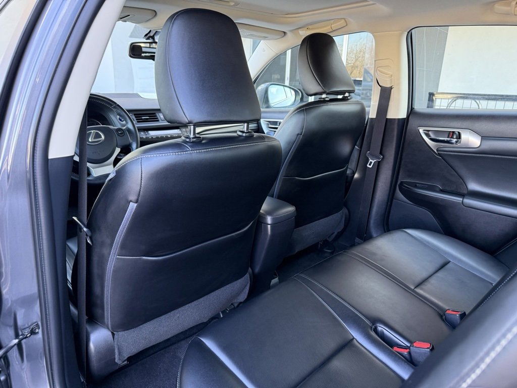 Used 2017 Lexus CT 200h image 26